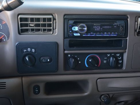 Used 2004 Ford F350 Lariat image 36