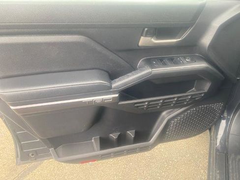 Used 2024 Toyota Tacoma TRD Off-Road image 33