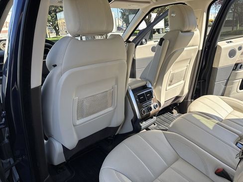 Used 2017 Land Rover Range Rover Sport HSE image 28