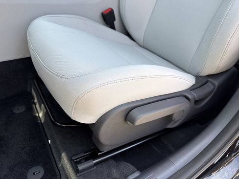 Certified 2026 Hyundai Kona SE FWD image 12
