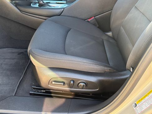 Used 2016 Chevrolet Malibu LT image 12