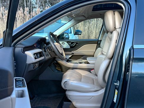 Used 2023 Lincoln Aviator Reserve w/ Equipment Group 201A image 18