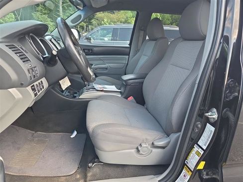 Used 2015 Toyota Tacoma 4x4 Double Cab w/ TRD Off-Road Package image 6