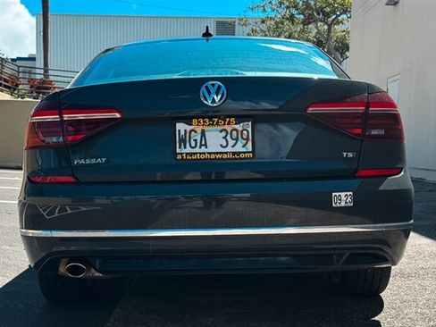 Used 2018 Volkswagen Passat 2.0T R-Line w/ R-Line Lighting Package FWD image 4