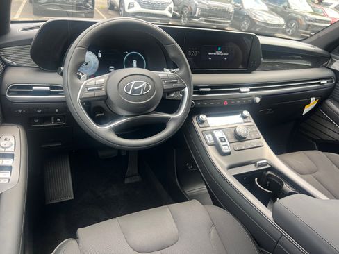 New 2025 Hyundai Palisade Calligraphy image 13