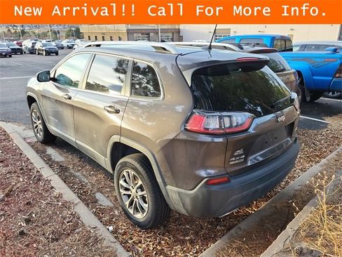 Used 2019 Jeep Cherokee Latitude Plus w/ Cold Weather Group image 2