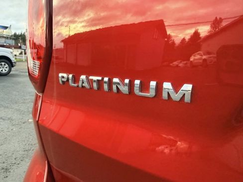 Used 2017 Ford Explorer Platinum image 11