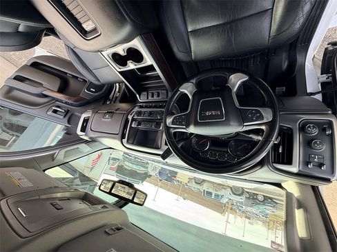 Used 2016 GMC Sierra 2500 SLT w/ Duramax Plus Package image 18