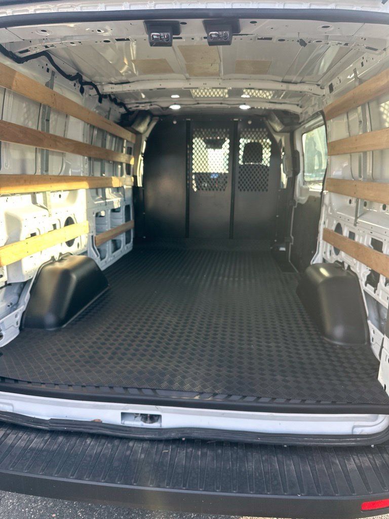 Used 2024 Ford Transit 250 Low Roof w/ Exterior Upgrade Package RWD image 5