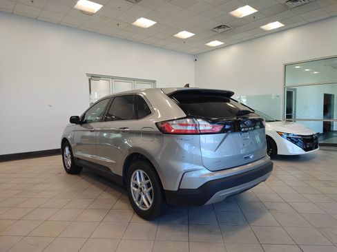 Used 2024 Ford Edge SEL AWD/4WD image 5