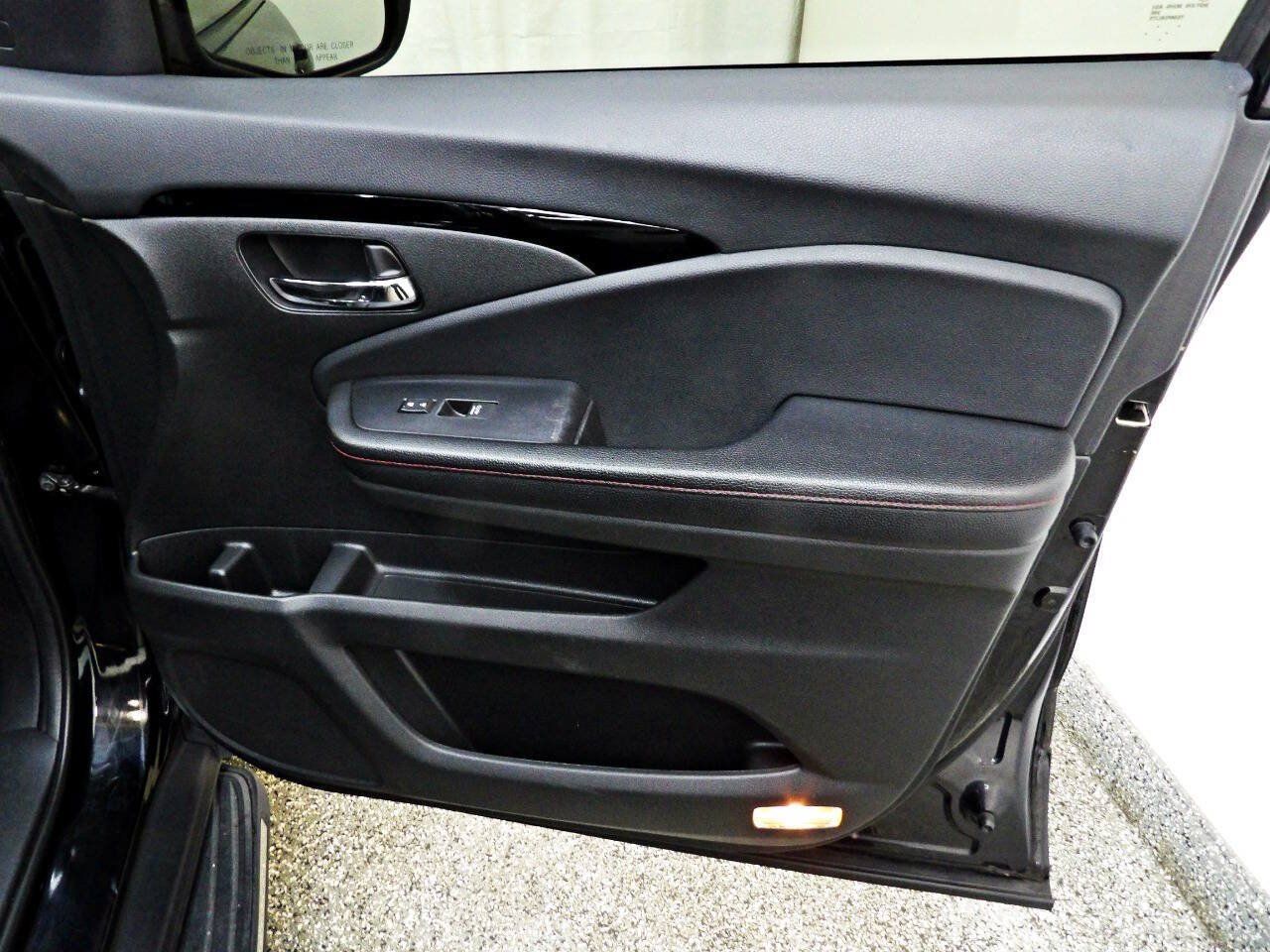 Used 2020 Honda Pilot Black Edition image 12