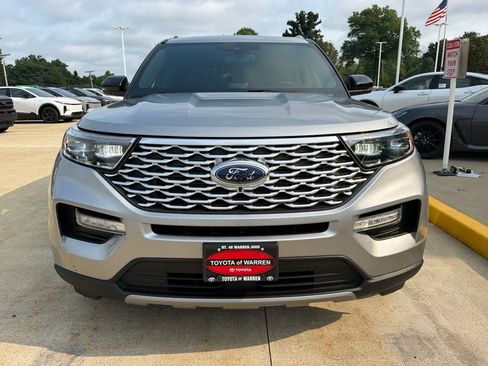 Used 2023 Ford Explorer Platinum w/ Technology Package AWD/4WD image 3