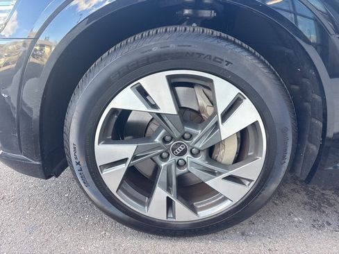 Used 2021 Audi e-tron Premium w/ Convenience Plus Package image 4