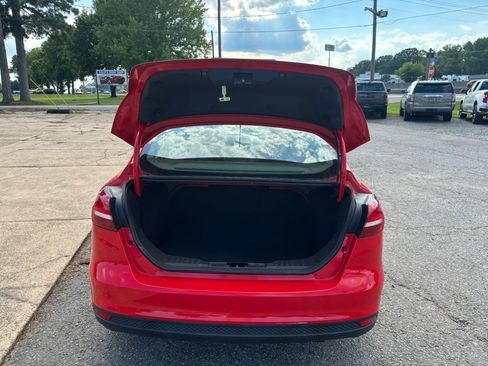 Used 2017 Ford Focus SE FWD image 15