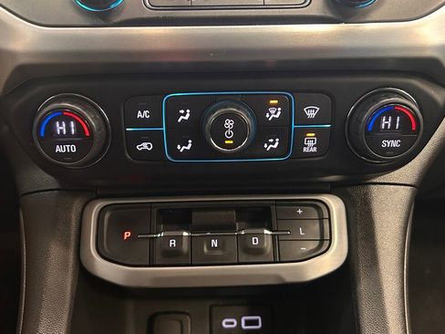 Used 2023 GMC Acadia SLE w/ Driver Convenience Package image 14