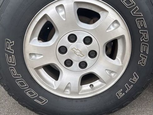 Used 2004 Chevrolet Avalanche Z71 w/ Sun And Sound Package image 6