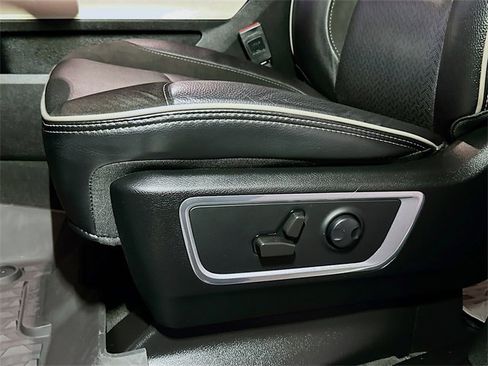 Used 2022 RAM 1500 Laramie image 16