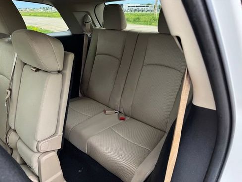 Used 2017 Dodge Journey SXT w/ Comfort/Convenience Group FWD image 11