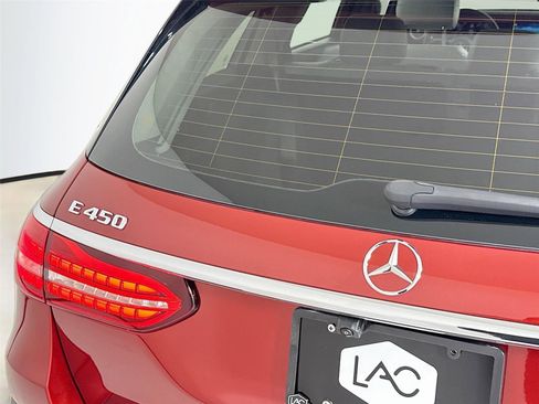 Used 2021 Mercedes-Benz E 450 4MATIC All-Terrain Wagon image 38