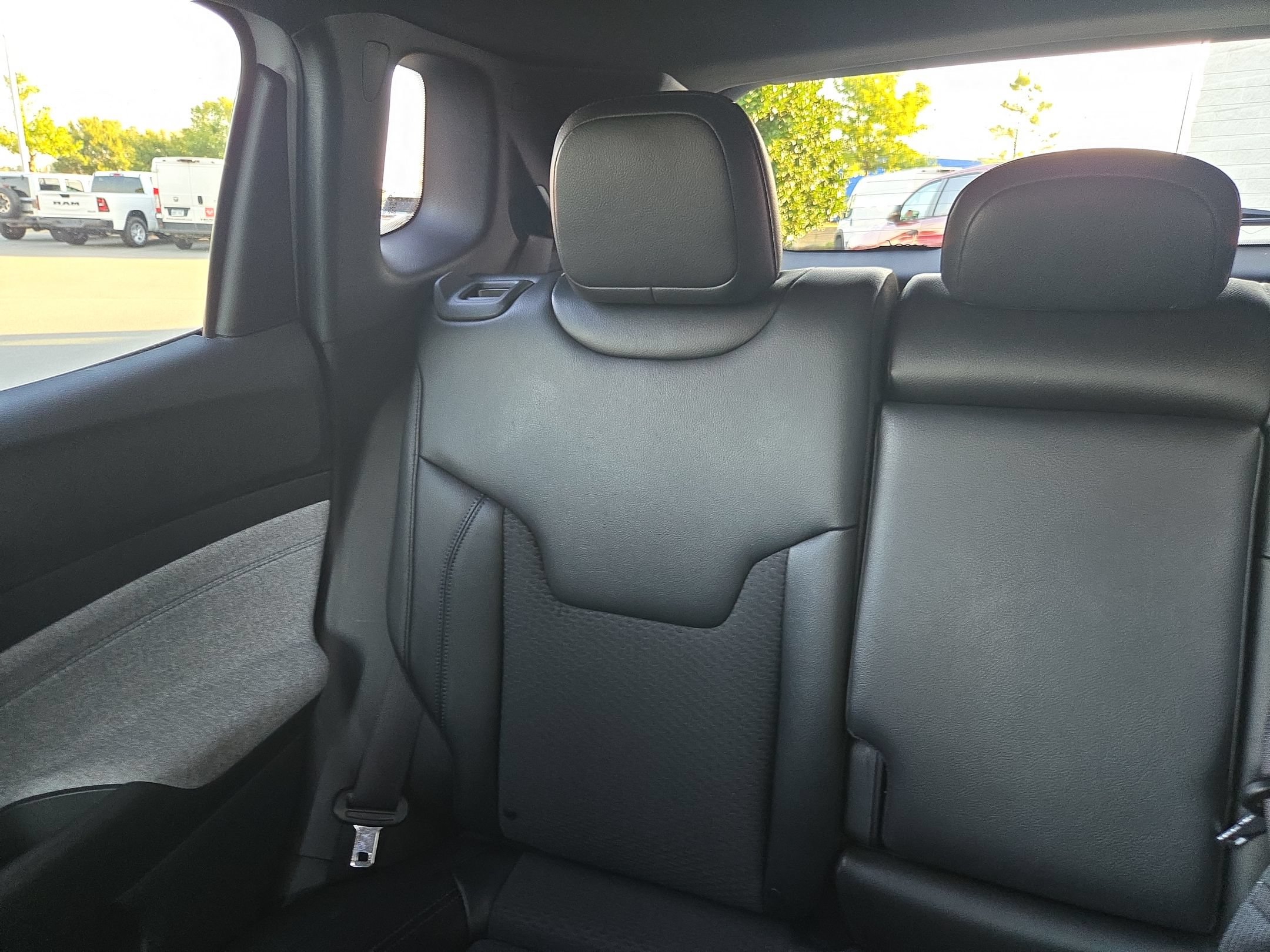 Used 2025 Jeep Compass Latitude AWD/4WD image 12