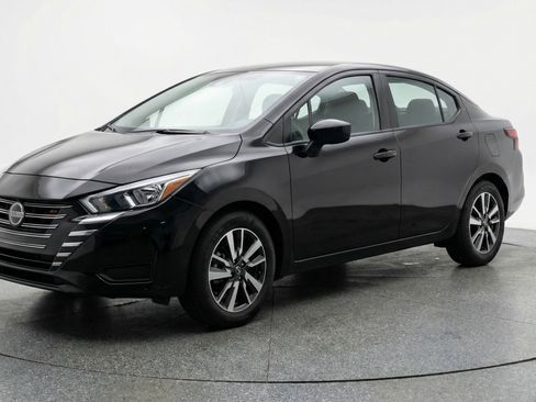 Used 2025 Nissan Versa SV FWD image 3