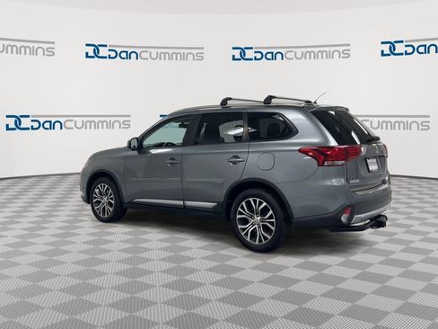 Used 2016 Mitsubishi Outlander SE image 6