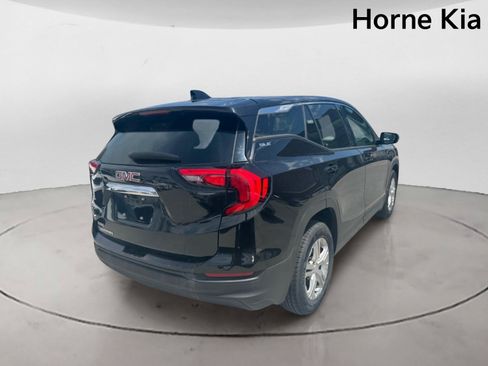 Used 2020 GMC Terrain SLE w/ LPO, Floor Liner Package FWD image 4