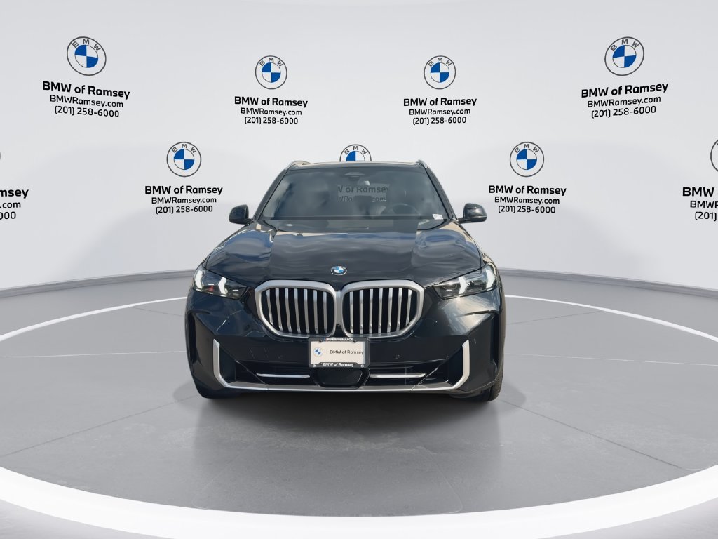 Used 2024 BMW X5 xDrive40i w/ Parking Assistance Package AWD/4WD image 3