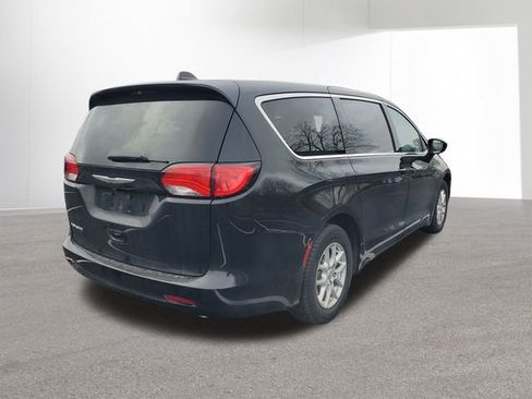 Used 2020 Chrysler Voyager LX w/ Cold Weather Group image 13