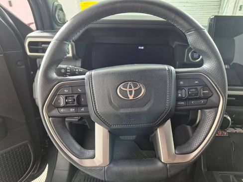 Used 2025 Toyota 4Runner Limited AWD/4WD image 13