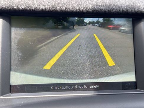Used 2019 Land Rover Discovery Sport HSE AWD/4WD image 25