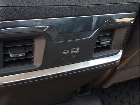 Used 2025 GMC Sierra 2500 SLT w/ SLT Convenience Package AWD/4WD image 18