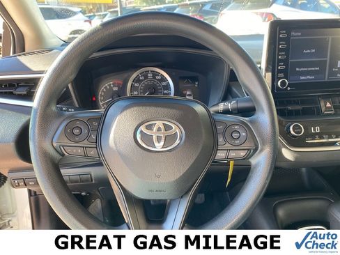 Used 2021 Toyota Corolla LE image 20