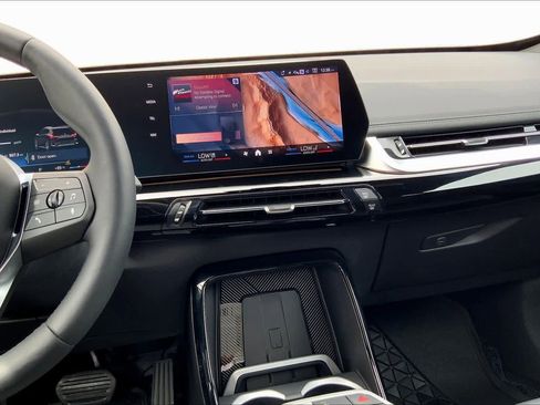 Used 2025 BMW X1 xDrive28i w/ Convenience Package image 16