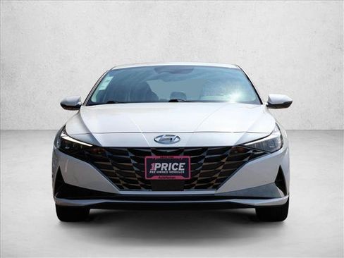 Used 2023 Hyundai Elantra Limited FWD image 2
