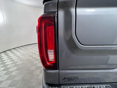 Used 2021 GMC Sierra 1500 SLT AWD/4WD image 10