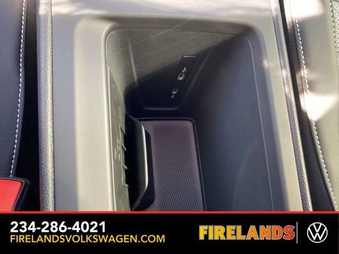 New 2025 Volkswagen Tiguan SE image 39