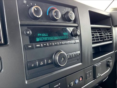 Used 2020 Chevrolet Express 2500 LT w/ LT Preferred Equipment Group RWD image 32
