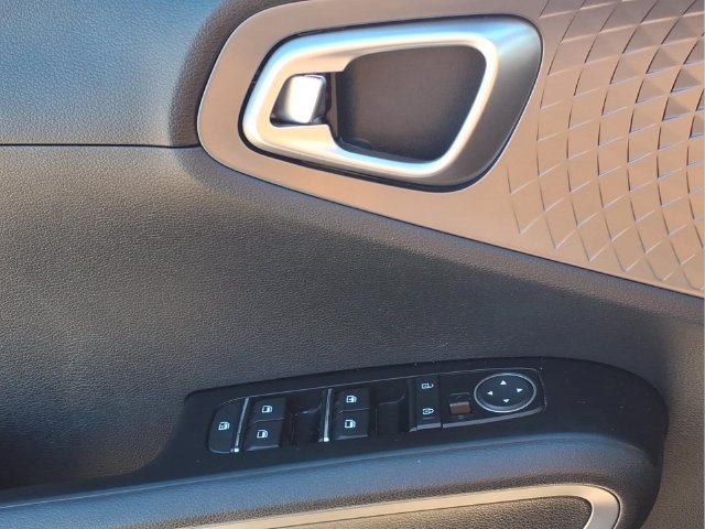 Used 2020 Kia Soul GT-Line FWD image 16