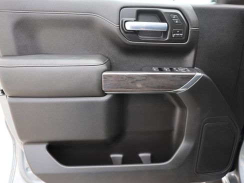 Used 2020 Chevrolet Silverado 1500 LTZ image 12