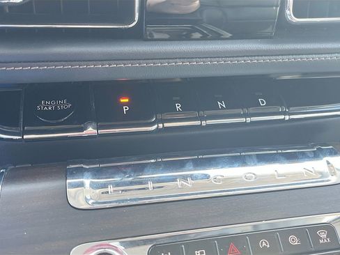 Used 2025 Lincoln Aviator Reserve w/ Equipment Group 201A image 17