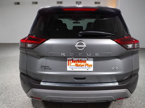 Used 2022 Nissan Rogue SV FWD image 8