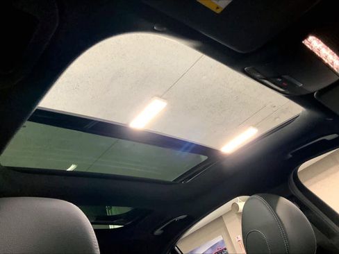 Used 2022 Mercedes-Benz E 350 Sedan image 13