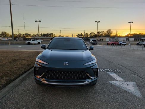 Used 2025 Buick Envista Avenir image 1