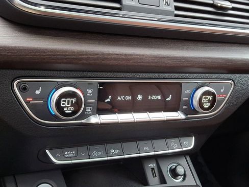 Used 2023 Audi Q5 2.0T Premium w/ Convenience Package AWD/4WD image 22