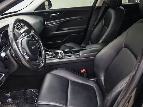 Used 2018 Jaguar XE Premium AWD/4WD image 14