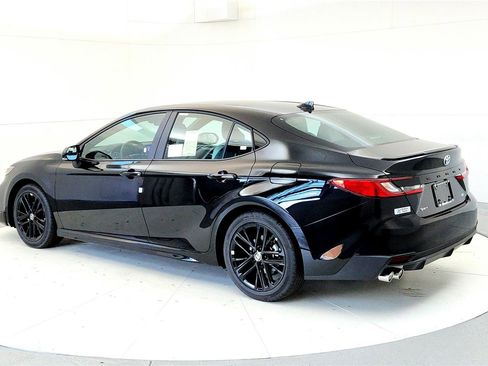New 2026 Toyota Camry SE FWD image 4