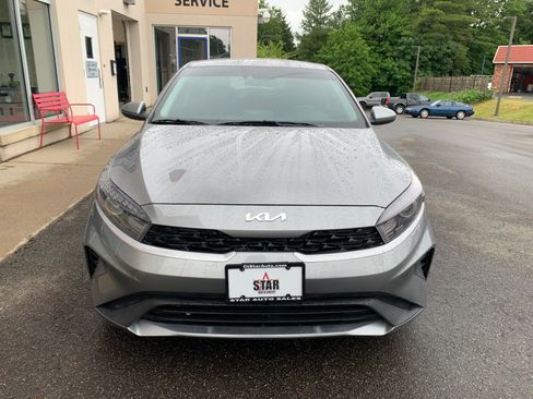 Used 2023 Kia Forte LXS FWD image 2