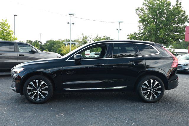 Used 2023 Volvo XC60 B5 Plus FWD image 9