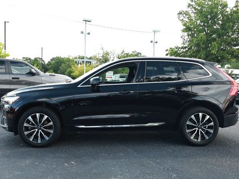 Used 2023 Volvo XC60 B5 Plus FWD image 9